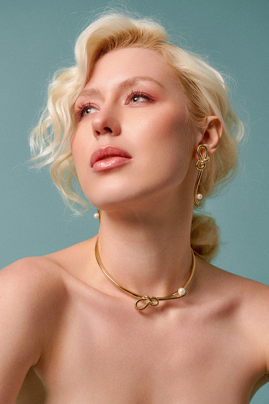 Colar Laços com Pérola em Banho de Ouro 18K - AIMER JOAIS