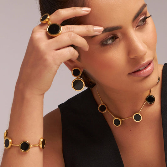 Colar Magnífico Obsidiana Negra chapa Banhado a Ouro 18k