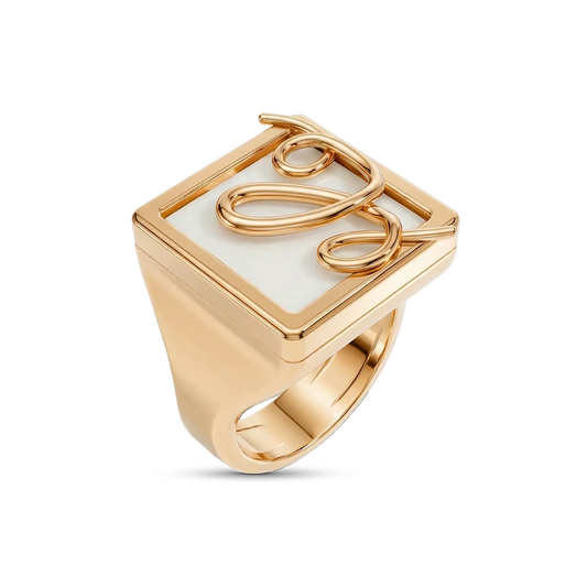 O Anel Forma com Ágata Branca em Banho de Ouro 18K é um anel de mindinho moderno, destacando a pedra com um arrojado metal sobreposto. A Ágata Branca simboliza serenidade e paz, tornando-o ideal para quem busca equilíbrio e clareza. Com seu design contemporâneo de linhas em metal sobre a pedra, esta joia é perfeita para expressar elegância e personalidade no seu dia a dia.