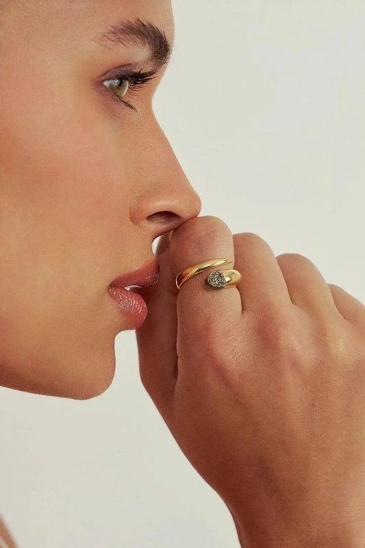 Anel Momento com Drusa Metalizada em Banho de Ouro 18K