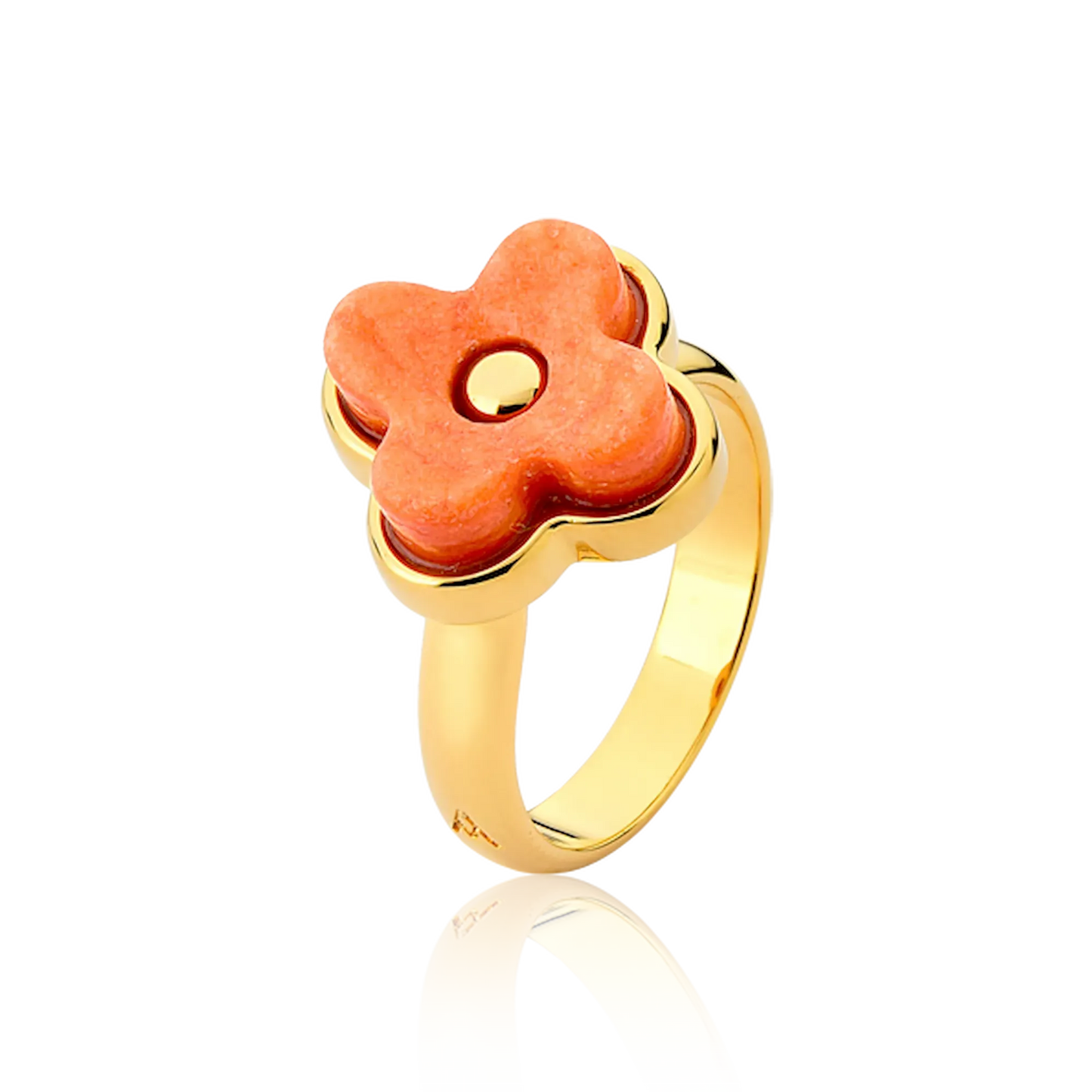 O Anel Afeto com Feldspato Laranja em Banho de Ouro 18K é a joia ideal para quem busca estilo e sofisticação. O tom vibrante da pedra natural cria um visual luxuoso e atemporal em contraste com o banho dourado.