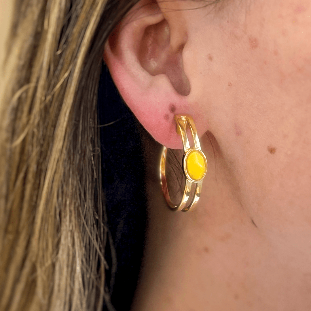 Argola Essencial Oval - Quartzo Amarelo Semijoias de luxo e design exclusivo