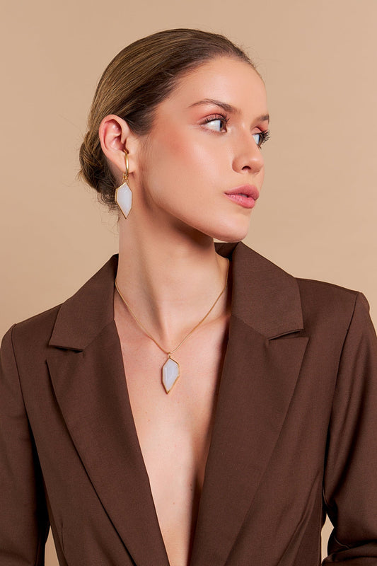 Colar Impulso - Ágata Branca Semijoias de luxo e design exclusivo