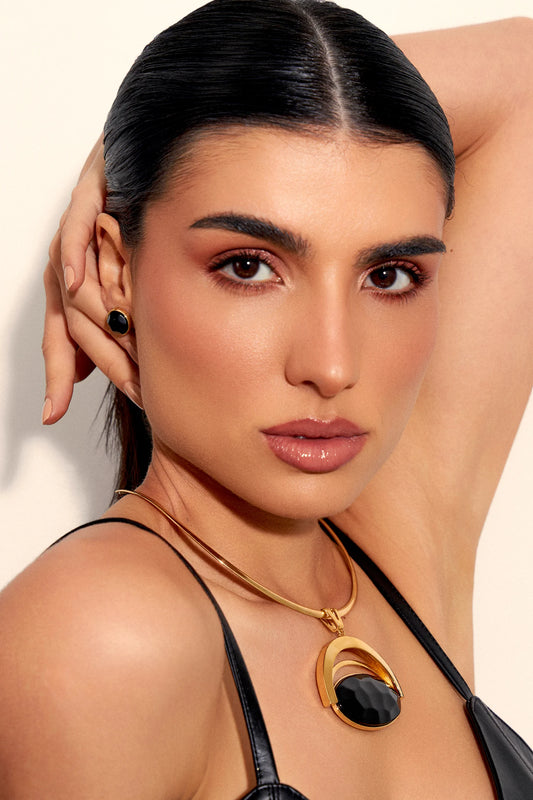 Pingente Ópera Obsidiana Negra Banhado a Ouro 18k