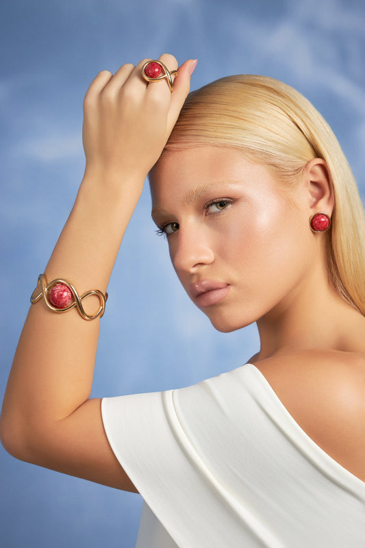Brinco Aurora, Bracelete Supernova e Anel Supernova — Feldspato Vermelho, coleção Supernova, Aimer Joias