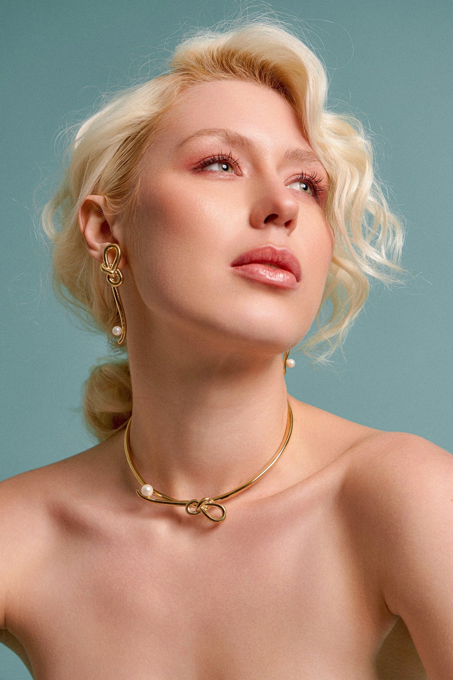 Brinco Laços - Pérola em Banho de Ouro 18K - AIMER JOAIS