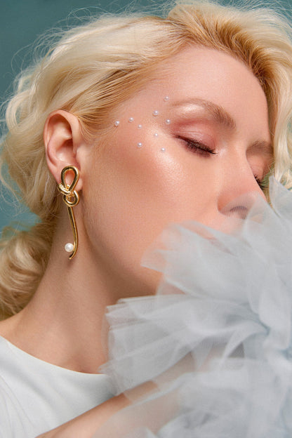 Brinco Laços - Pérola em Banho de Ouro 18K - AIMER JOIAS