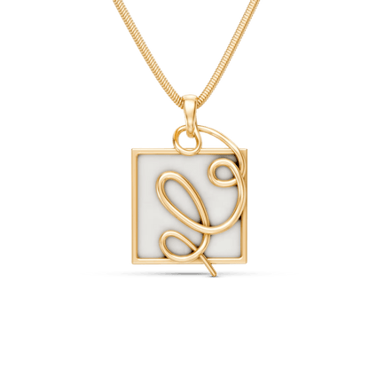 O Colar Forma com Ágata Branca em Banho de Ouro 18K traduz o ponto em que o traço ganha direção. A pedra quadrada de Ágata Branca, que simboliza serenidade e paz, recebe a aplicação de linhas em metal que se cruzam, criando uma linguagem super contemporânea. Com sua corrente robusta, é uma peça moderna e sofisticada, ideal para quem busca equilíbrio e clareza.