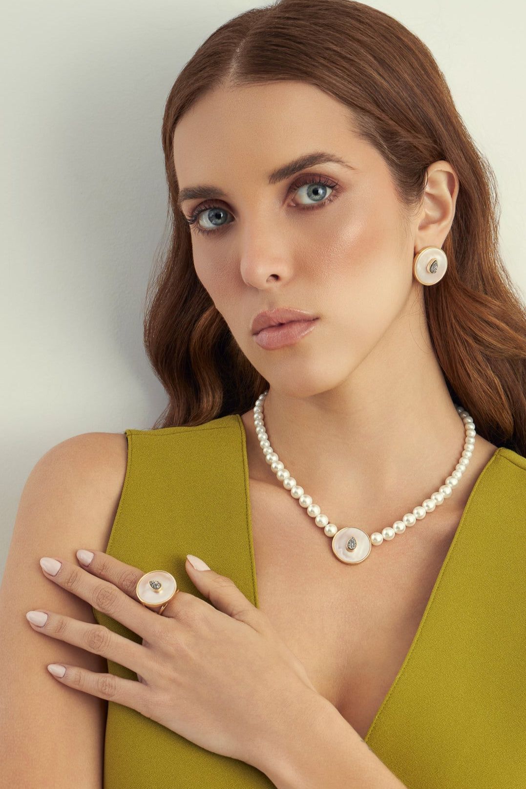 Colar Transformação com Drusa Titânio, Madrepérola e Pérola em Banho de Ouro 18K 