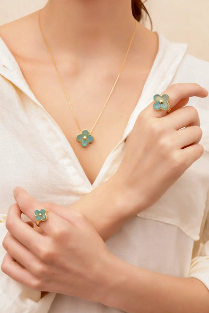 Anel Afeto com Ágata Azul Céu em Banho de Ouro 18K