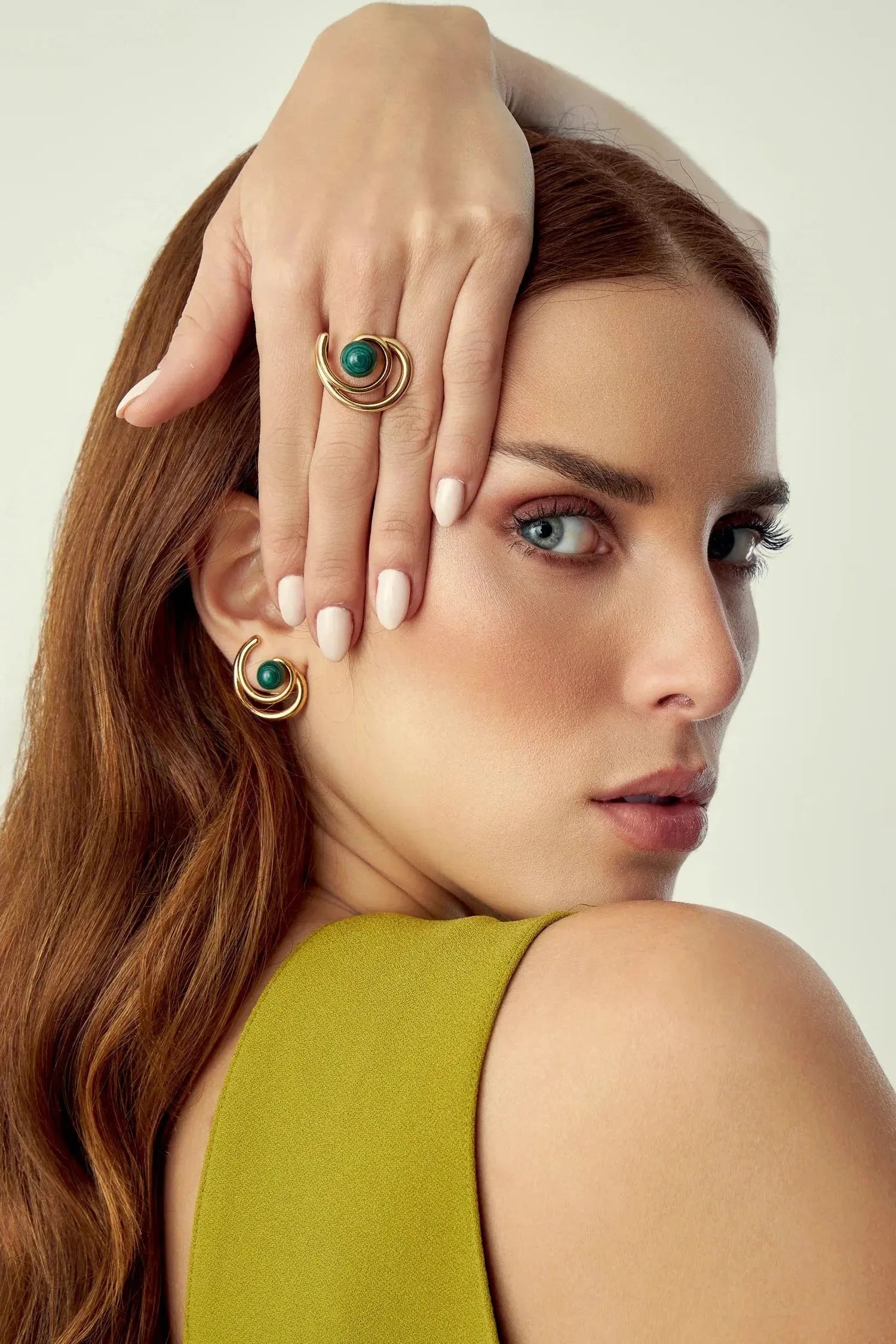 Anel Espiral com Malaquita em Banho de Ouro 18K