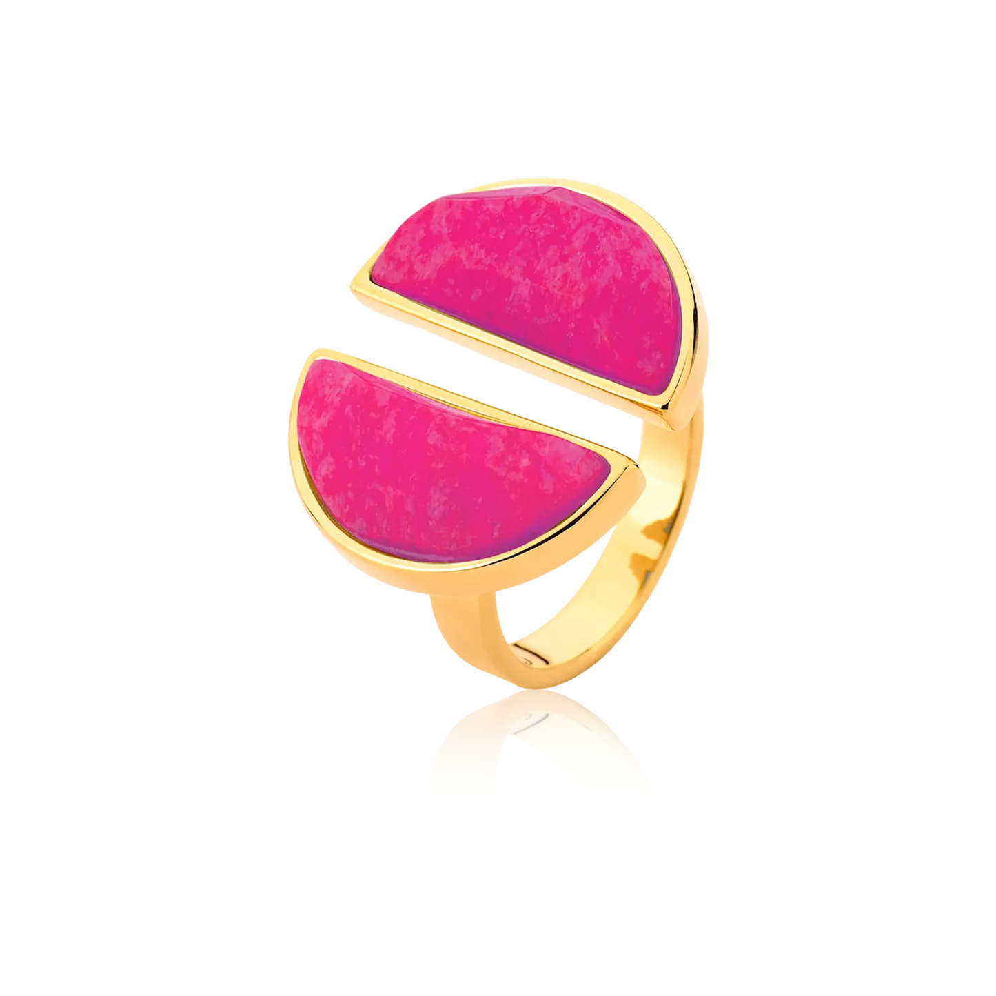 Use o Anel Arco para irradiar a luz da autoestima. A joia traz a essência do Feldspato Rosa Pink, com seu tom suave e elegante, em um sofisticado Banho de Ouro 18K.