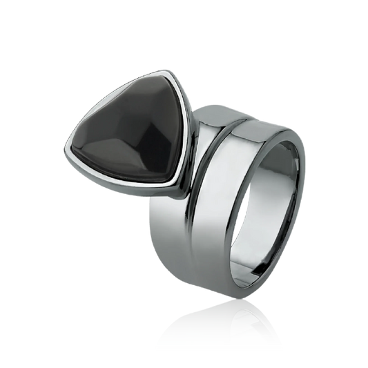 Inspirado na busca por harmonia e serenidade, o Anel Equilíbrio celebra a arte de encontrar a medida perfeita em cada aspecto da vida. Seu design minimalista e elegante é a representação visual da calma e da força interior, lembrando-a de que a verdadeira beleza reside na sua capacidade de manter o equilíbrio.

Use o Anel Equilíbrio com Ônix em Banho de Ródio Negro para desbloquear e equilibrar seu fluxo energético. Uma peça que une sofisticação e o design exclusivo das pedras naturais.