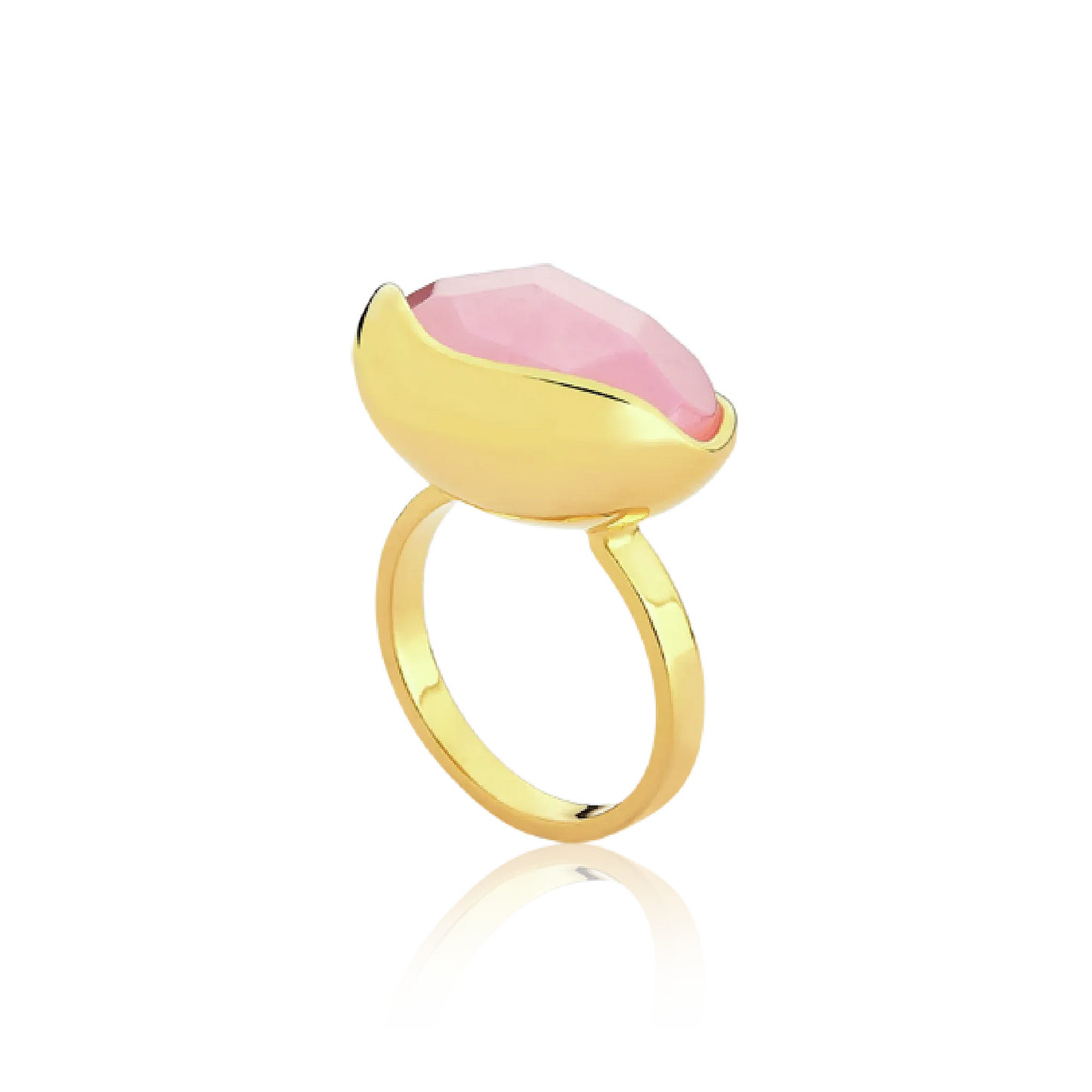 O Anel Renascer com Quartzo Rosa e Banho de Ouro 18K é uma peça delicada e sofisticada. A lapidação multifacetada da pedra realça seu tom rosa suave, criando um visual marcante que contrasta com o luxo do banho de ouro.