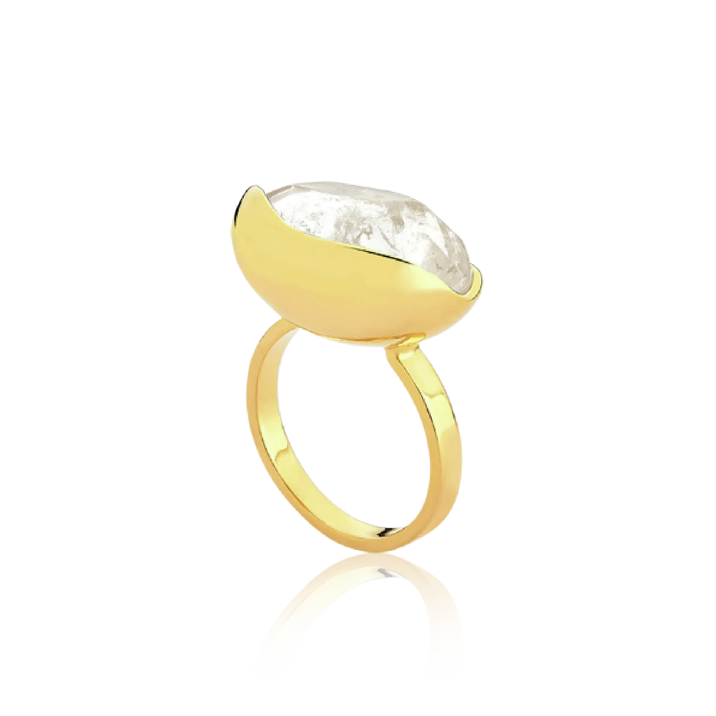 O Anel Renascer com Cristal de Rocha e Banho de Ouro 18K é uma peça clássica e atemporal. A lapidação multifacetada do cristal transparente proporciona um brilho intenso, criando um visual sofisticado que contrasta com o luxo do banho de ouro.