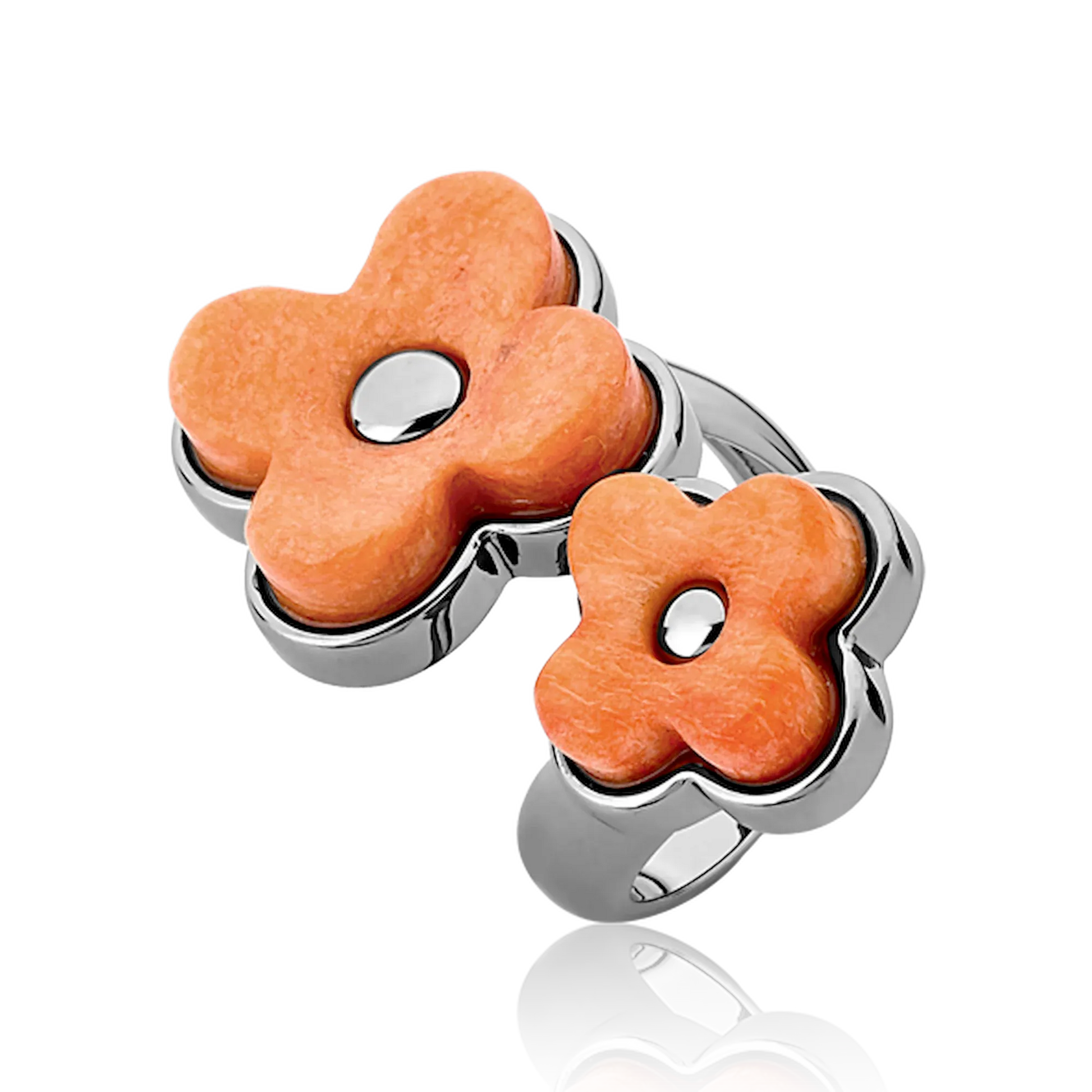 Este anel de design marcante é em Banho de Ródio Negro e apresenta Feldspato Laranja, uma pedra natural de tonalidade quente. O contraste da cor vibrante da pedra com o banho escuro cria um visual moderno, sofisticado e de grande presença.