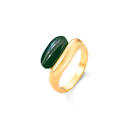 Use o Anel Sentir com Ágata Verde em Banho de Ouro 18K para atrair equilíbrio, prosperidade e renovação para o seu dia a dia.