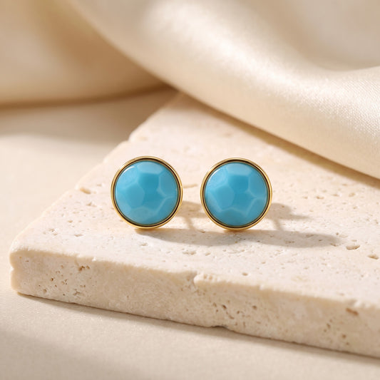 Par de brincos Classic Ágata Azul Céu banhados a ouro 18k sobre travertino | Aimer Joias