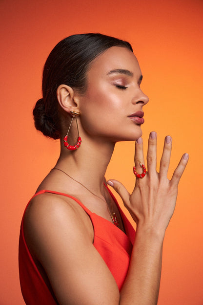 Brinco Entrelaço - Esmaltação Vermelha Semijoias de luxo e design exclusivo
