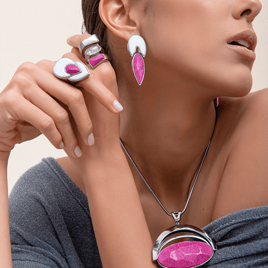 Brinco Flor de Lótus - Porcelana/Rosa Pink Semijoias de luxo e design exclusivo