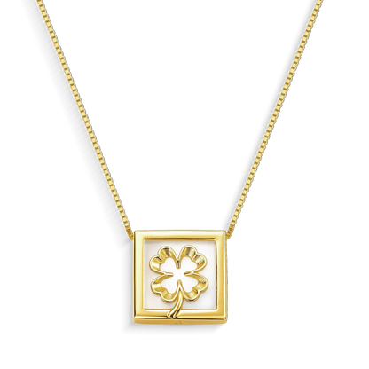 Com um design geométrico e equilibrado, o colar é produzido com Banho de Ouro 18K e possui um pingente com Ágata Branca para a sorte da paz e da clareza, que ilumina caminhos e decisões. A tonalidade clara e suave da pedra natural cria um contraste delicado com o brilho do banho de ouro, conferindo leveza e sofisticação.