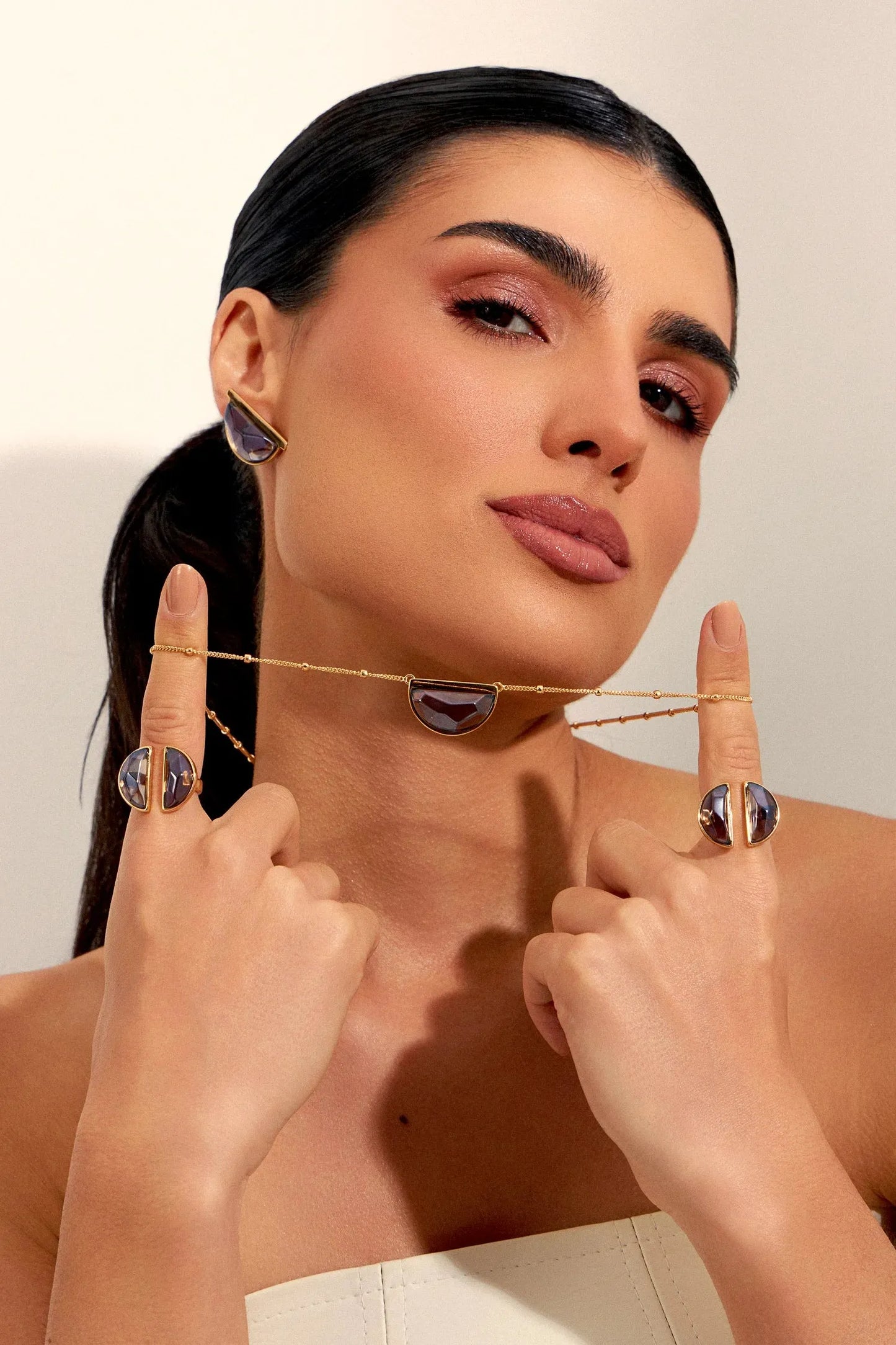 Colar Escudo - Quartzo Fumê