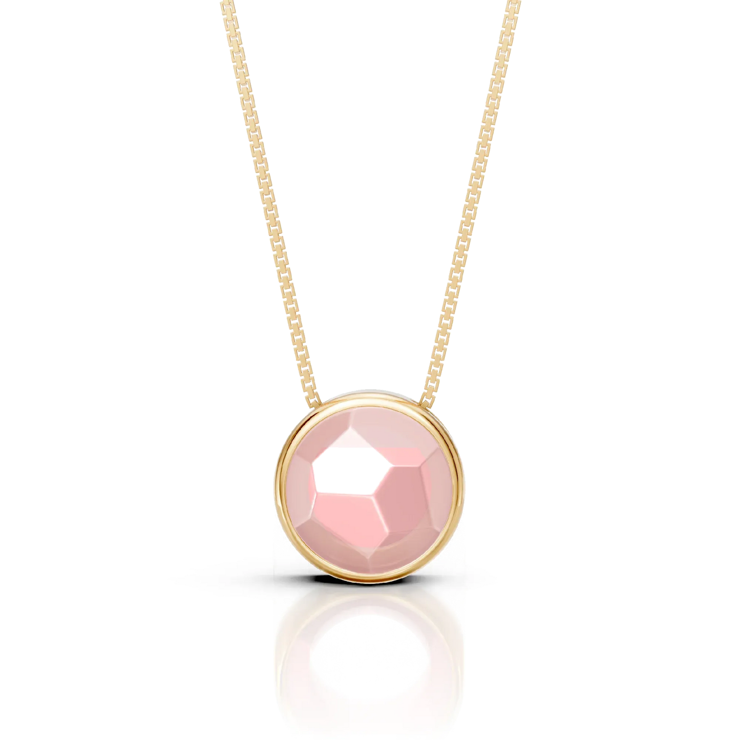 O Colar Classic com Quartzo Rosa em Banho de Ouro 18K é uma semijoia sofisticada. O tom delicado e suave do Quartzo Rosa, em lapidação multifacetada, é realçado pelo brilho luxuoso do ouro, criando uma peça de destaque com feminilidade e um acabamento premium.